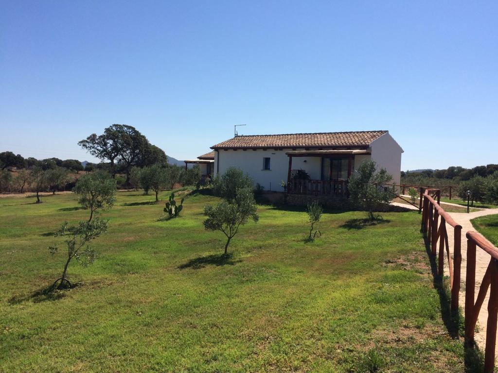 Вілла Agriturismo Mieleamaro Ольбія Екстер'єр фото