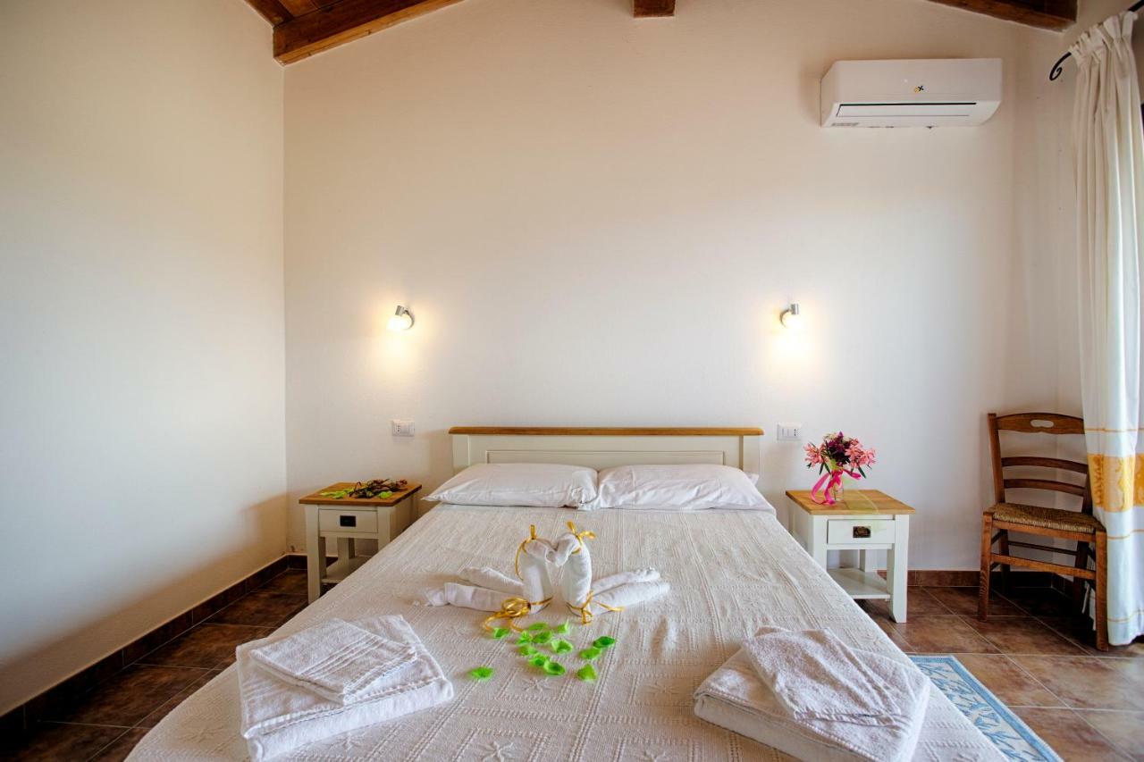 Вілла Agriturismo Mieleamaro Ольбія Екстер'єр фото
